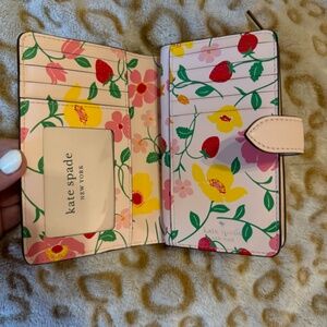 Kate Spade Boxed Madison Strawberry Garden Medium Compact Bifold Wallet